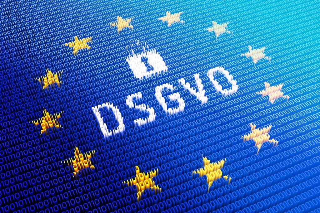 DSGVO-Grafik mit EU-Flagge, Binärcode, Schloss und Schriftzug für Datensicherheit