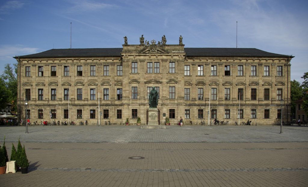 Marktplatz in Erlangen mit dem Palais Stutterheim